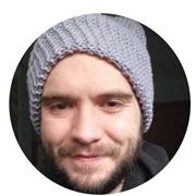 Soy un profesor de español para extranjeros especializado en la enseñanza a través de dinámicas de juego y métodos más comunicativos. Al final lo importante es que aprendas a hablar y ¡que lo hagas como un nativo!